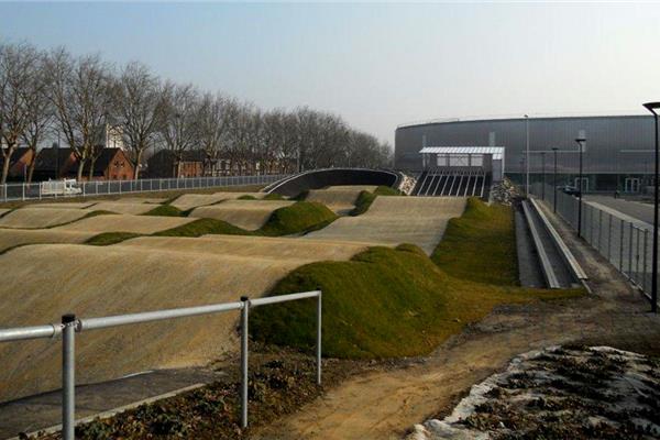 Aanleg BMX-piste - Sportinfrabouw NV